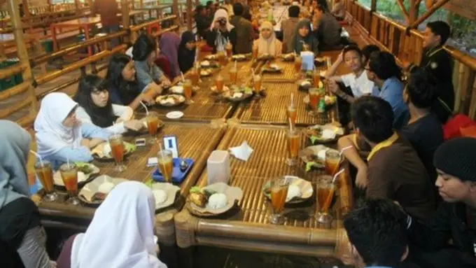 Daripada Bukber Terus, Tabung Uangmu Buat 4 Hal Ini