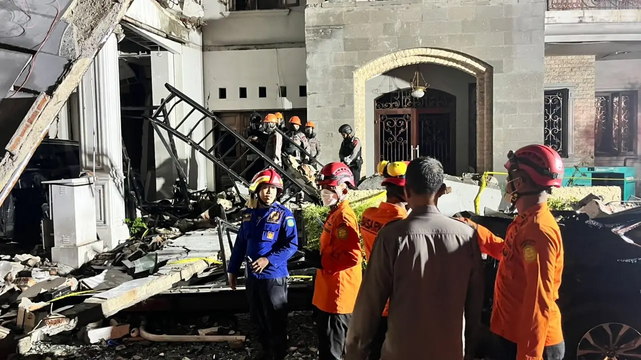 Cerita Saksi Mata Saksikan Tembok dan Kaca Berhamburan Saat Ledakan Rumah Mewah di Grand Polonia Medan