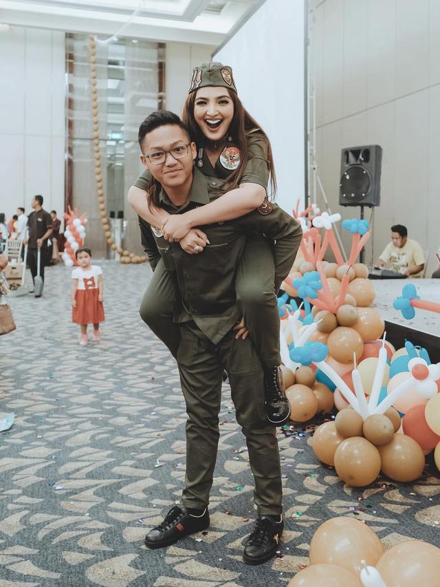 Diapit Ashanty Dan Krisdayanti Begini Perasaan Azriel Hermansyah Showbiz Liputan6 Com