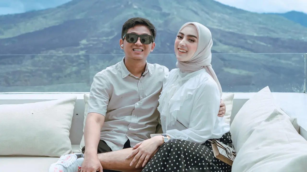 7 Potret Dinan Fajrina, Istri Doni Salmanan yang Tetap Dukung Sang Suami