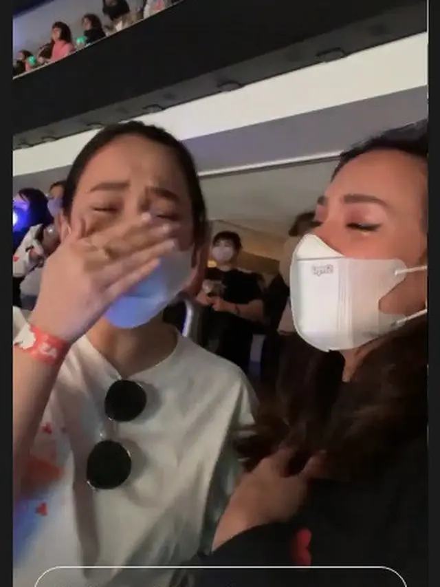 Agatha Pricilla dkk nonton konser BTS di Los Angeles (Foto: Instagram/@racheltheresia)