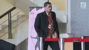 Direktur Utama PT INTI Darman Mappangara usai menjalani pemeriksaan oleh penyidik di Gedung KPK, Jakarta, Jumat (30/8/2019).  Darman diperiksa terkait dugaan menerima suap proyek pengadaan baggage handling system (BHS) atau sistem penanganan bandara untuk 6 bandara. (merdeka.com/Dwi Narwoko)