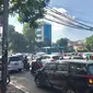 Kemacetan saat dimulai beroperasinya underpass Matraman, Jakarta Pusat. (Liputan6.com/Yuniza)