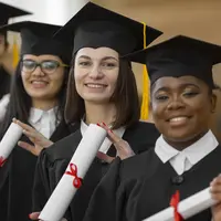 Lulus kuliah dengan tepat waktu adalah impian semua orang. (Foto: Freepik/freepik)