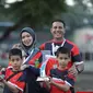 Pembalap Kembar Rasyad dan Risyad saat ditemani kedua orang tua di sirkuit Karting Sentul (istimewa)