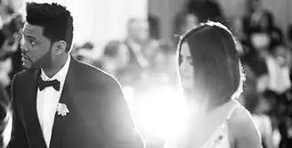 Beberapa waktu belakangan ini Selena Gomez dan The Weeknd hampir tak terlihat bersama di depan umum. Bukan karena adanya masalah di antara mereka, melainkan kesibukan keduanya dalam berkarier. (Instagram/Selenagomez)