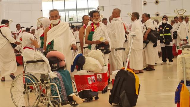 Jemaah haji lanjut usia atau jemaah haji lansia asal Indonesia menjadi perhatian serius para Petugas Penyelenggaraan Ibadah Haji (PPIH) Arab Saudi.