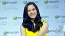 Chelsea Islan hanya tersenyum saat dimintai pendapat awak media terkait prostitusi yang melibatkan artis, Jakarta, Rabu (13/5/2015). (Liputan6.com/Panji Diksana)