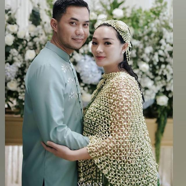 7 Potret Tasyakuran 7 Bulan Kehamilan Zaskia Gotik, Penuh Kebahagiaan