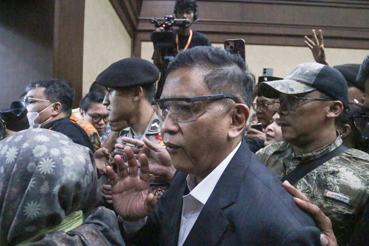 FOTO: Hasto Kristiyanto Divonis 3,5 Tahun Penjara Terkait Kasus Harun Masiku