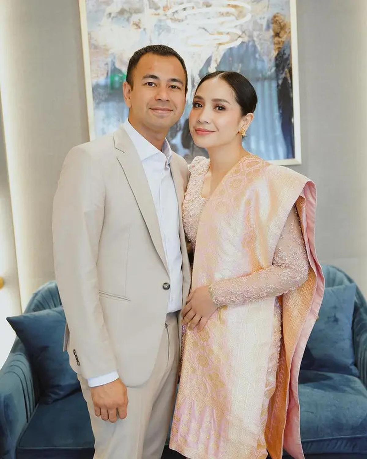 Potret Nagita Slavina Dampingi Raffi Ahmad Terima Gelar Doktor Kehormatan, Bawa Tas Chanel Rp 89 Juta