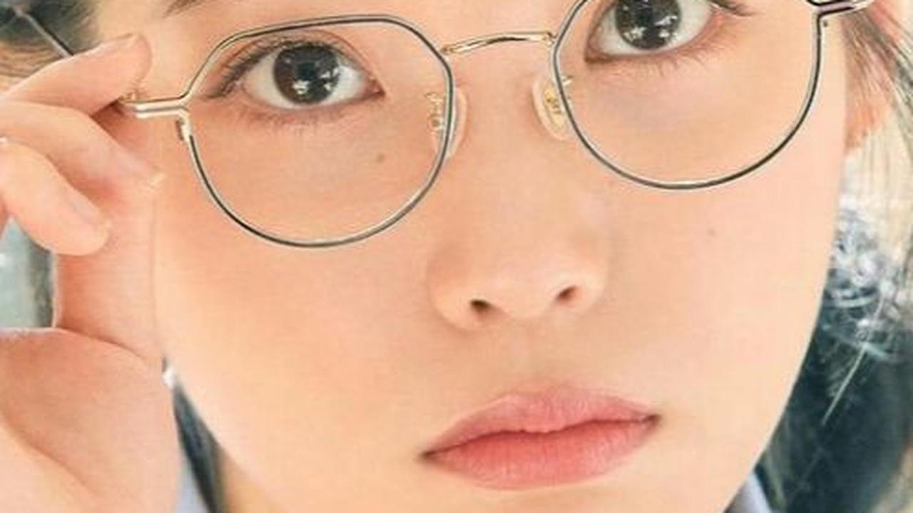 Kacamata Geometric yang Berbentuk Segienam