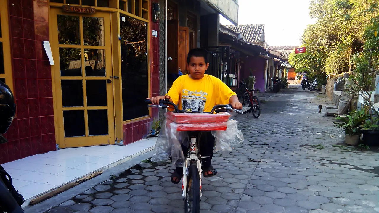 20150925-jualan sandwich-jogja-rizal