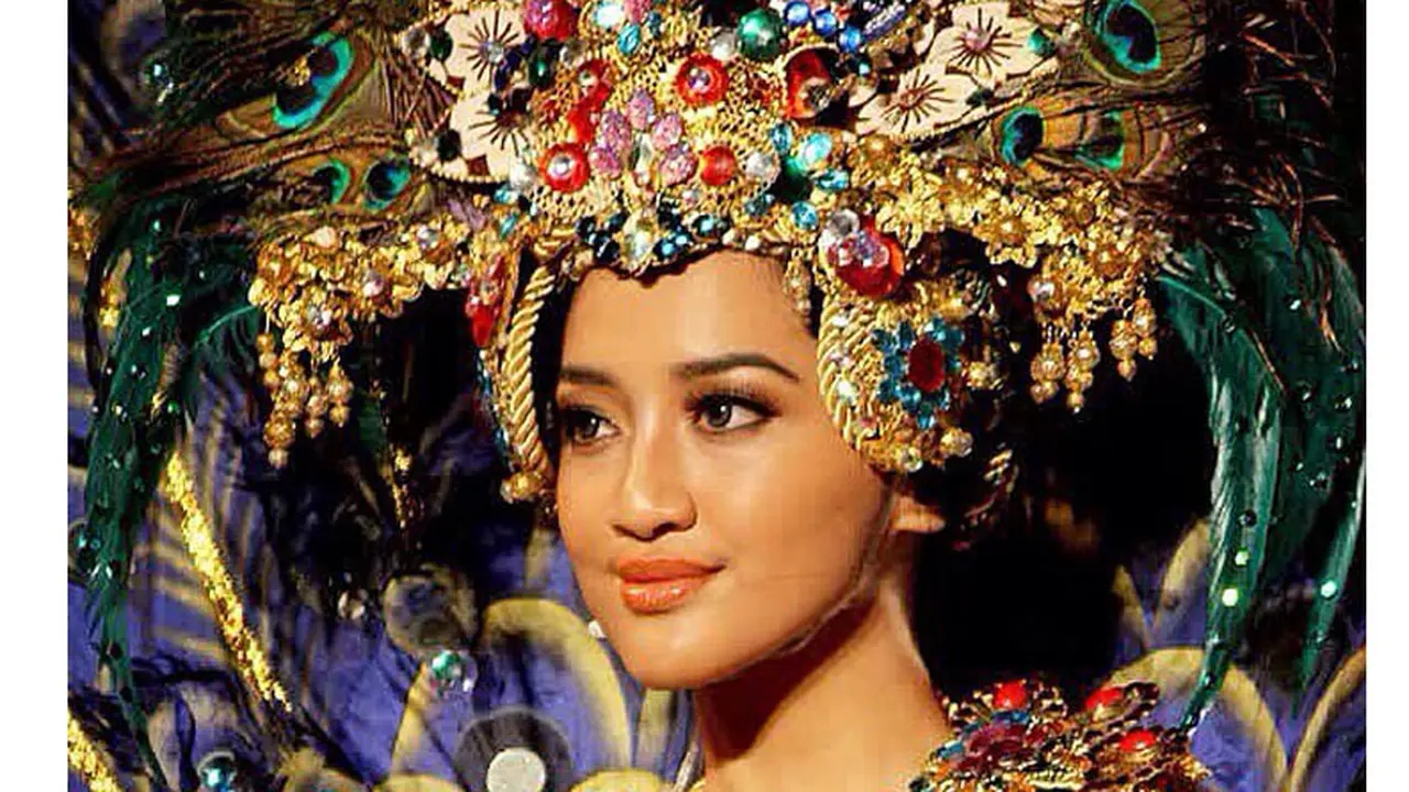 Disokong 6 Desainer, Elfin Pertiwi Bawa Kostum 15 Kg ke Jepang