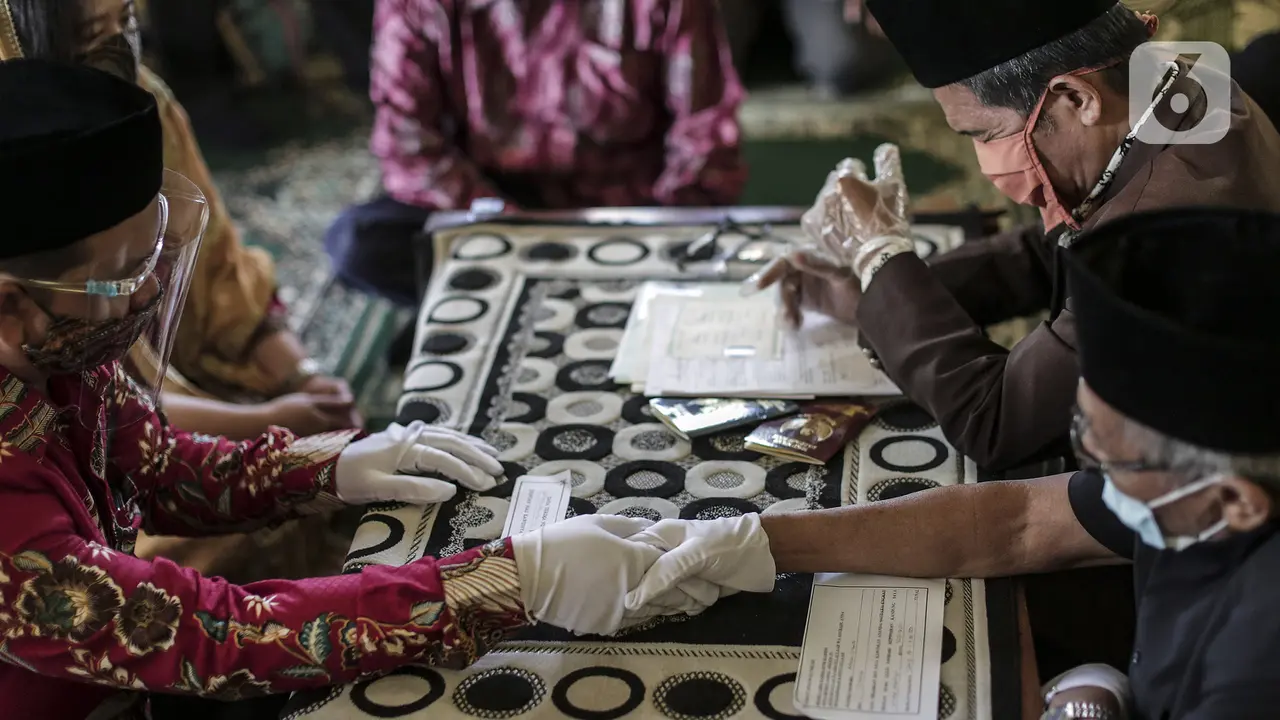 FOTO: Melihat Prosesi Akad Nikah di Masa PSBB Transisi