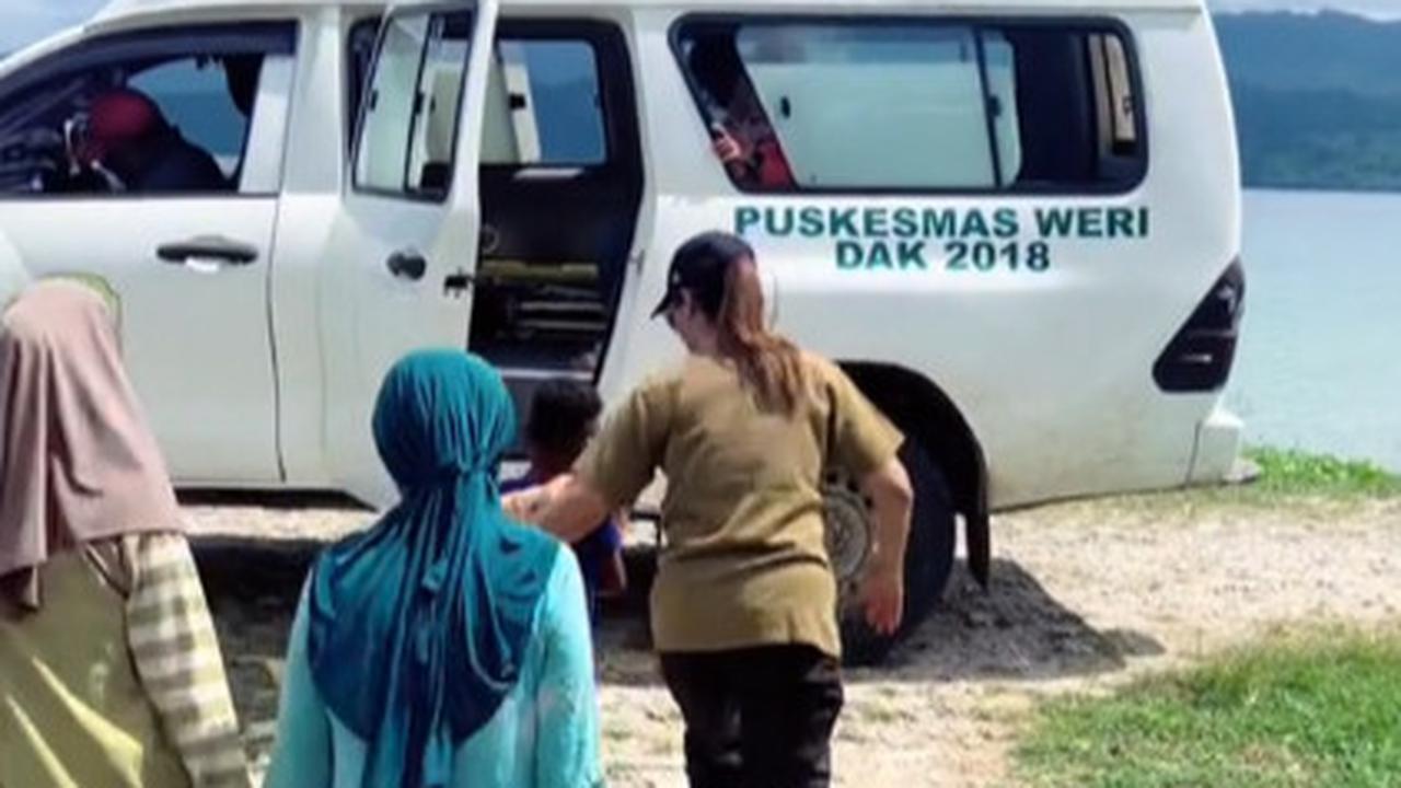 Viral Momen Dokter Setir Mobil Ambulan untuk Jemput Dua Pasiennya yang Hamil, Aksinya Banjir Pujian Warganet