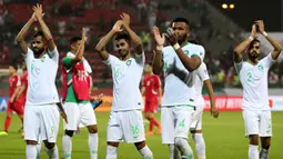 Arab Saudi tercatat telah 3 kali menjuarai ajang Piala Asia yaitu pada 1984, 1988 dan 1996. Selain itu mereka juga telah 3 kali menyabet predikat runner-up pada edisi 1992, 2000 dan 2007. Piala Asia 2023 Qatar menjadi kali ke-11 Arab Saudi lolos ke putaran final. Pada penyelenggaraan Piala Asia terakhir pada 2019 di Uni Emirat Arab, Arab Saudi tersingkir di babak 16 besar setelah kalah 0-1 dari Jepang. (AFP/Karim Sahib)