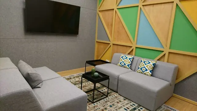 Coworking Space Warna-warni di Gedung Tinggi, Bikin Betah Kerja Lama-Lama