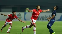 Bruno Lopez cetak gol pertama Persija saat kalahkan Arema 2-0 (Liputan6.com/Helmi Fithriansyah)