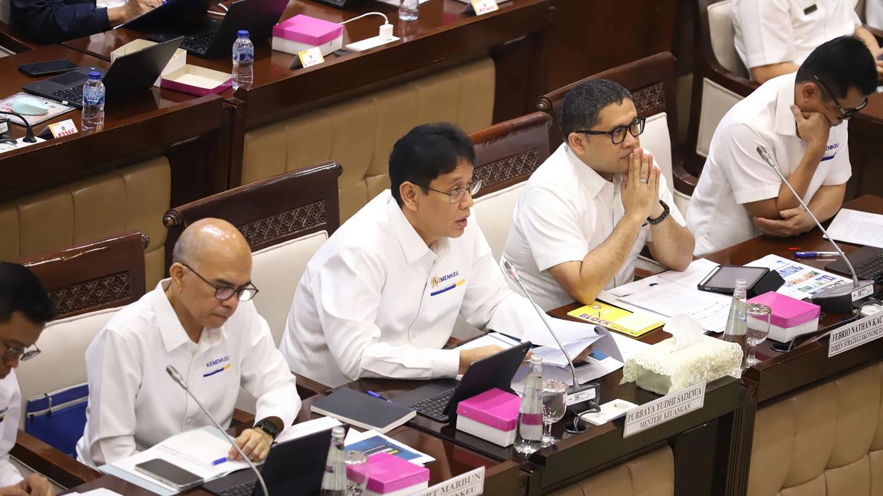 FOTO: Menkeu  Purbaya Pastikan BBM Bersubsidi Tidak Naik Hingga Akhir Tahun