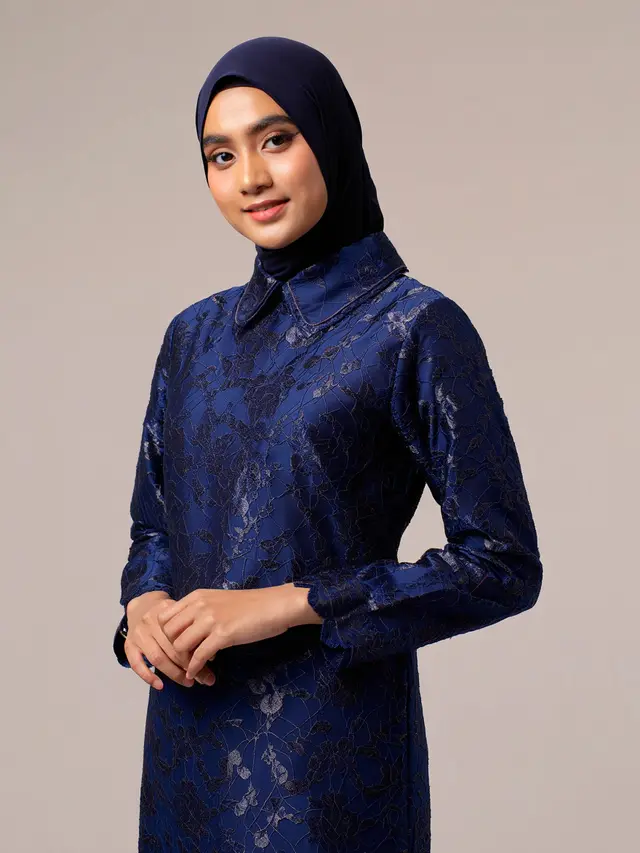 Gamis Biru Navy Kombinasi Brokat Silver