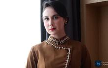 Potret Cantik Arumi Bachsin Jadi Juri Fashion Show di Bojonegoro, Pesonanya Sukses Mengalihkan Perhatian