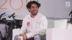 Reza Rahadian tersenyum saat menjadi pembicara di talkshow yang bertajuk ‘Ngobrolin Produksi Film Indonesia’ selama Indonesia Writers Festival 2019 di Universitas Multimedia Nusantara (UMN), Serpong, Tangerang (7/9/2019). (Liputan6.com/Marsa Aulia)
