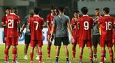 Penyerang Timnas Indonesia U-17, Arkhan Kaka (8)&nbsp;menangis usai pertandingan melawan Timnas Uni Emirat Arab U-17 di laga Grup B Kualifikasi Piala Asia U-17 2023 yang berlangsung di Stadion Pakansari, Bogor, Rabu (5/10/2022) (Bola.com/M Iqbal Ichsan)