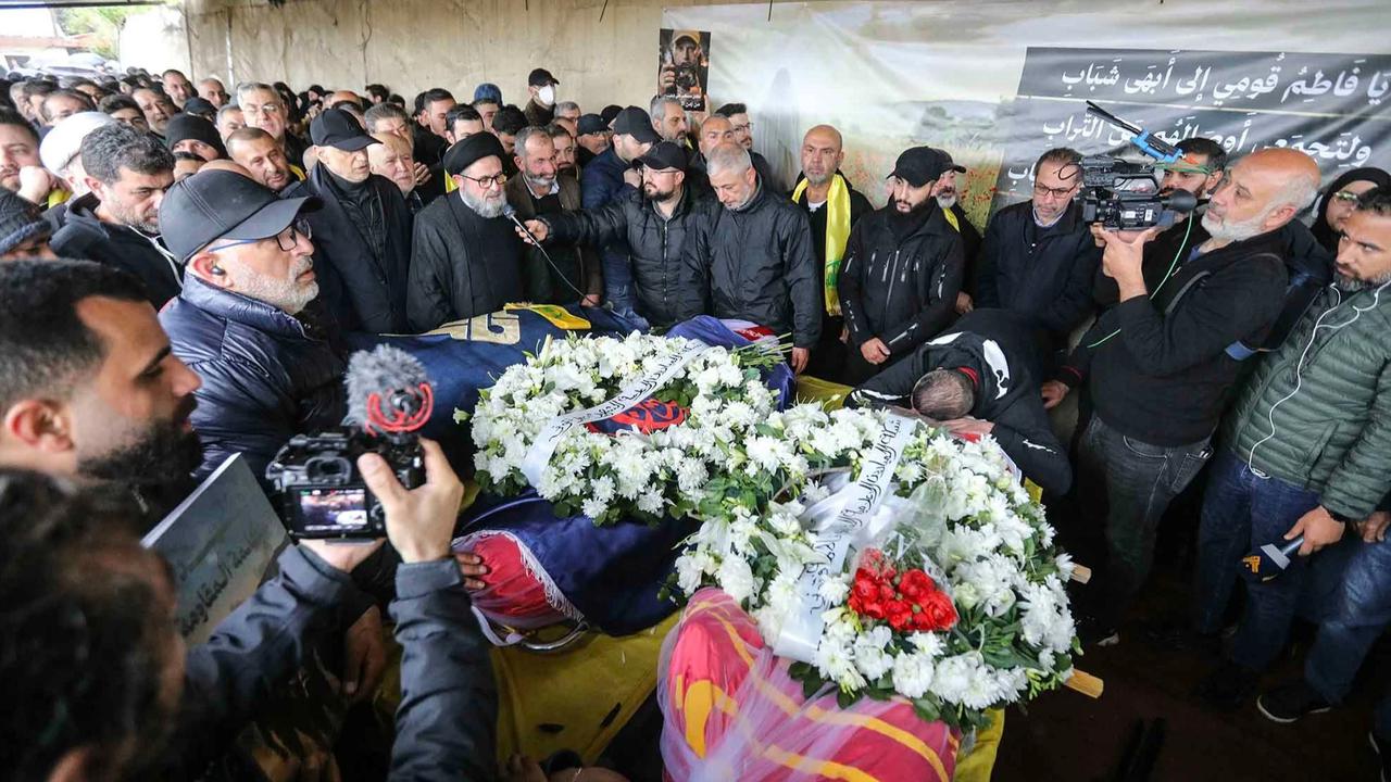 FOTO: : Tiga Jurnalis Tewas dalam Serangan Udara Israel di Lebanon