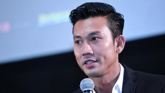 Denny Sumargo Bantah Sudah Tunangan Dengan Kekasih News Entertainment Fimela Com