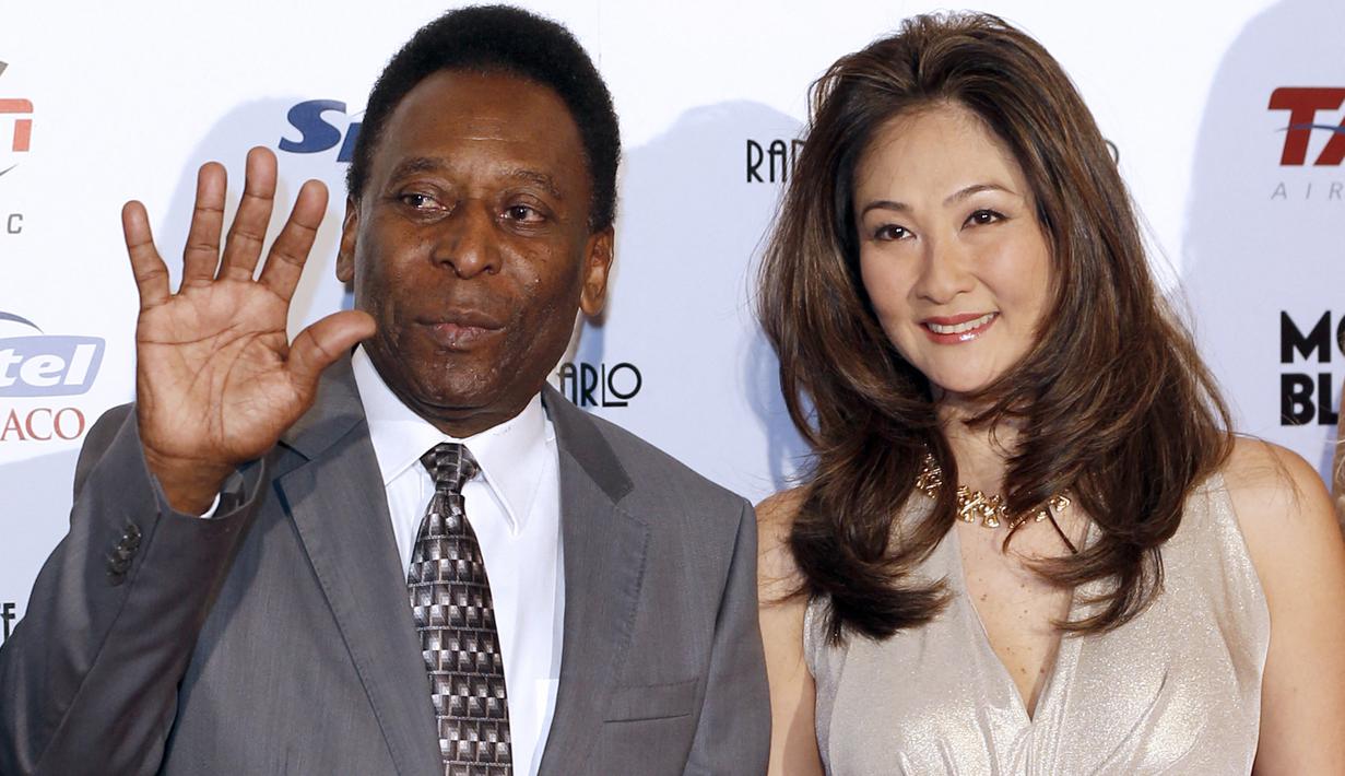 Dari istri kedua ia mendapatkan dua anak yaitu Joshua dan Caleste. Sementara dua anak lagi didapatkan lewat hubungan gelap dengan Anizia Machado dan seorang asisten rumah tangga. (AFP/Valery Hache)