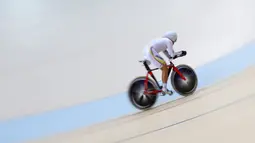Atlet Sepeda asal Kolombia, Alvaro Galvis Becerra saat berlaga di Paralimpiade Rio 2016, Brasil (9/9). (REUTERS / Carlos Garcia Rawlins)