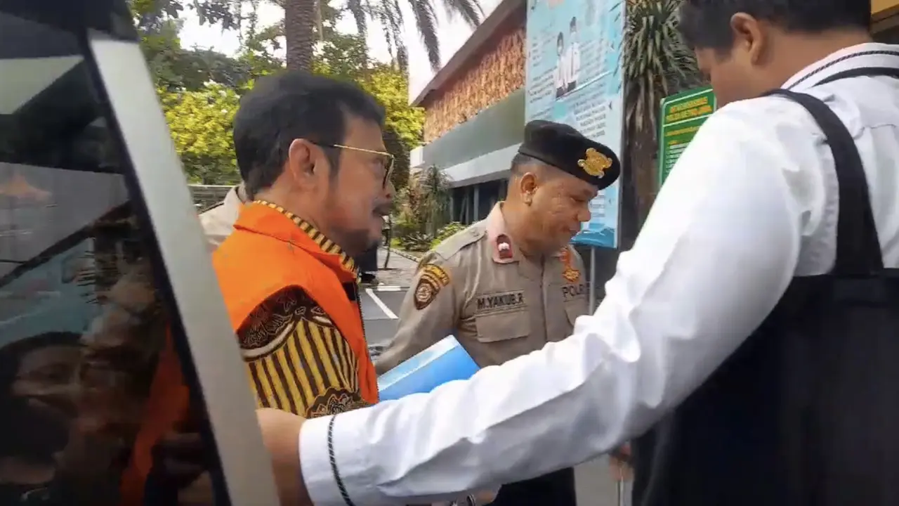 Mantan Menteri Pertanian Syahrul Yasin Limpo (SYL) bertandang ke Polda Metro Jaya, Senin (29/1/2024).