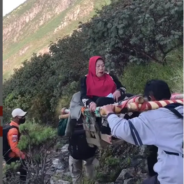5 Fakta Mbok Yem Pemilik Warung di Puncak Lawu, Mudik Ditandu Turun Gunung