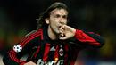 Andrea Pirlo - Mantan pelatih Juventus ini berperan sentral mengantar AC Milan merengkuh trofi Liga Champions pada 2003 dan 2007. Pirlo merupakan pemain tengah jenius dengan kemampuan mendribel bola serta umpan-umpan berkelas yang memanjakan penyerang AC Milan kala itu. (AFP/Paco Serinelli)