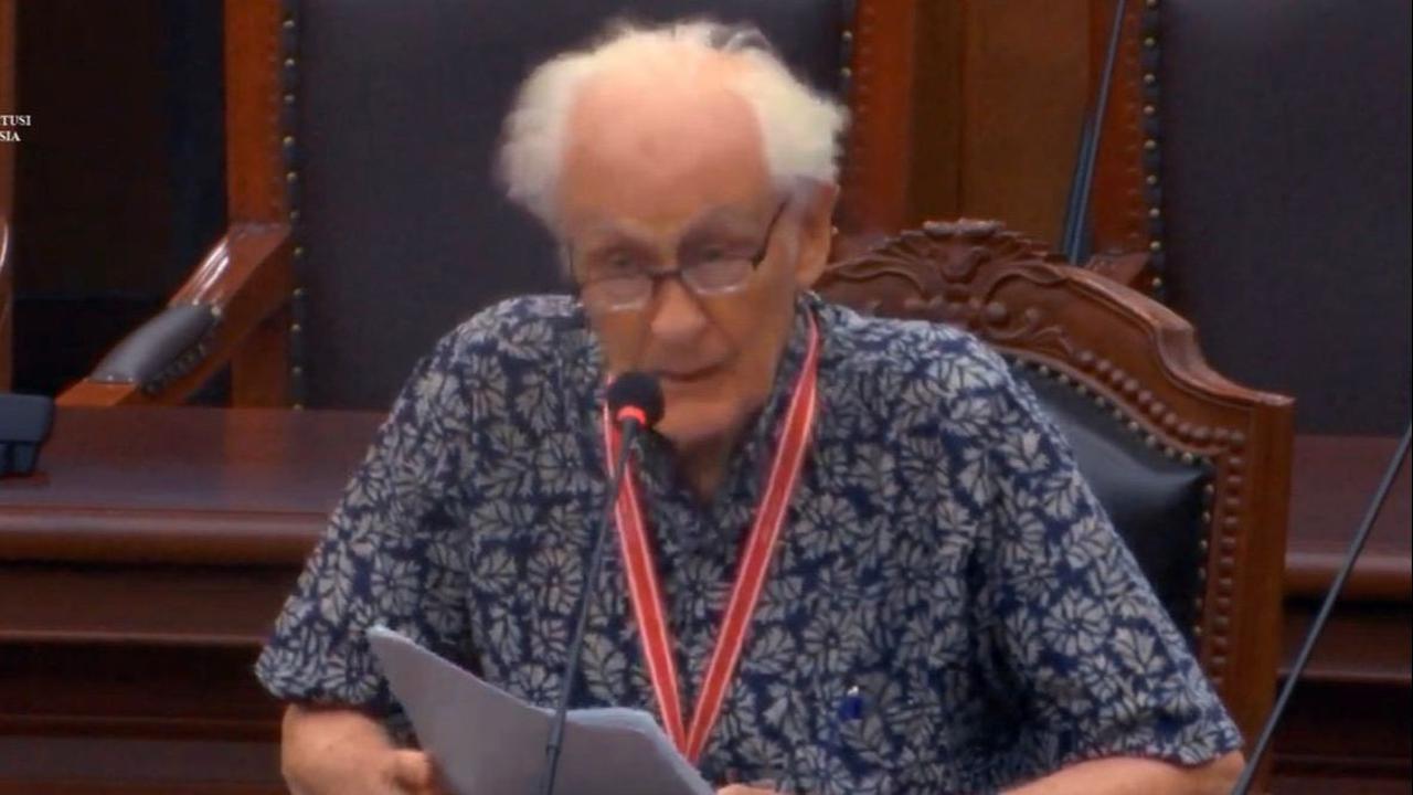 VIDEO: Romo Magnis Ahli Kubu Ganjar Pedas ke Jokowi "Presiden Untungkan Keluarga Memalukan!"