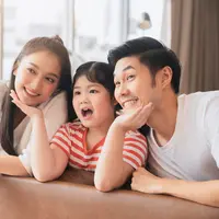 Penggunaan gadget secara berlebihan dapat memengaruhi kesehatan fisik maupun mental anak. Untuk itu, penting bagi orangtua untuk tetap memberikan batasan yang sehat terkait penggunaan gadget selama liburan.[Dok/freepik.com/Lifestylememory]