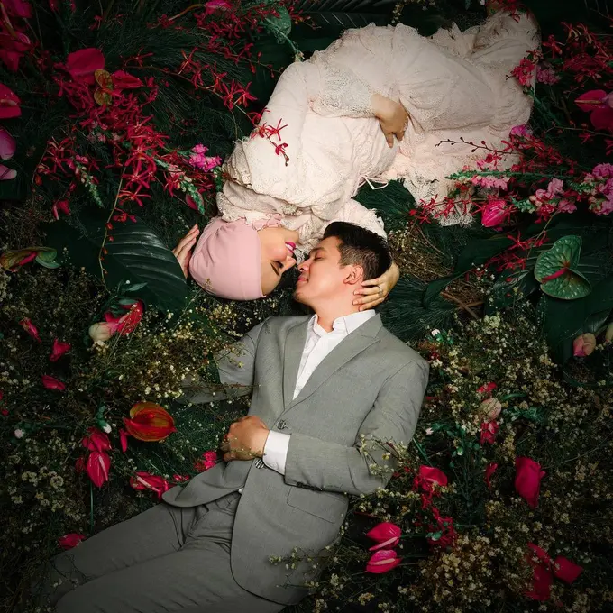 Zaskia Sungkar dan Irwansyah. (Foto: Rio Motret dari Instagram @irwansyah_15)