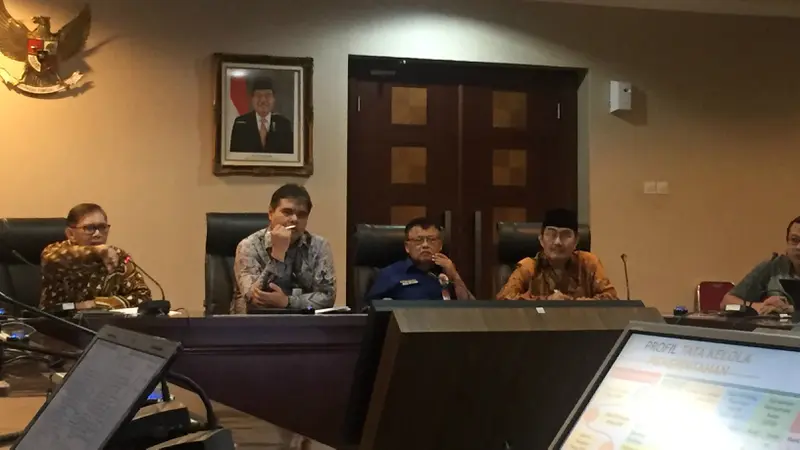 Ketua KASN Sofian Effendi saat berada di kantor Staf Kepresiden Jakarta. (Liputan6.com/Lizsa Egeham)