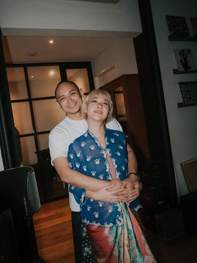 Gaya Bunga Citra Lestari Rayakan Akhir Tahun dengan Dinner Bertema Nusantara, Tampil Anggun dengan Kebaya