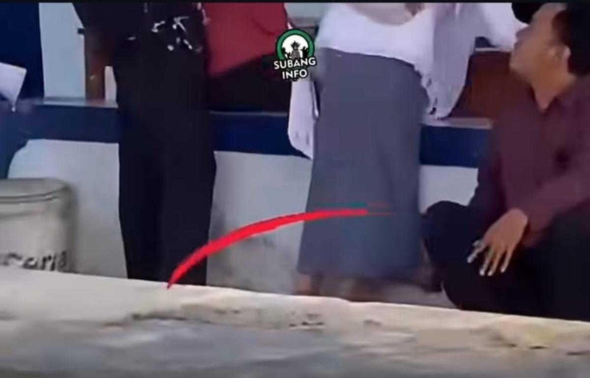 Guru rekam siswi SMP di subang. (tangkapan layar video).