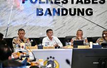 Wagub Jabar Dorong Desentralisasi Bobotoh Lewat Nobar Persib Persija, Jaga Ketertiban Laga