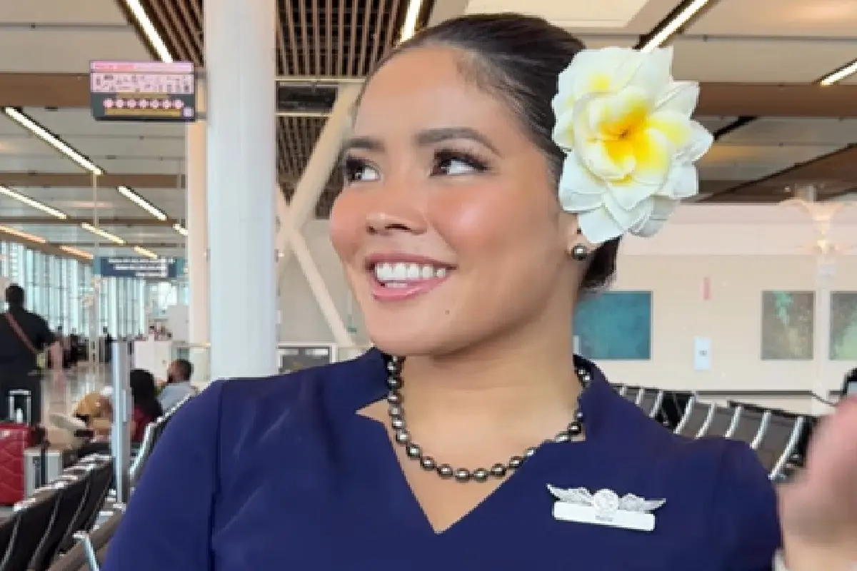 Pramugari Hawaiian Airlines Kecewa Tak Lagi Pakai Bunga Saat Bertugas di Rute Internasional