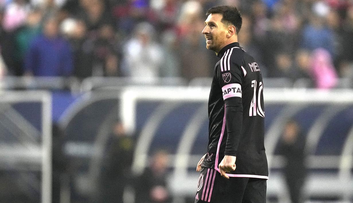 Namun kiper 25 tahun tampil tangguh di bawah mistar gawang termasuk bisa gagalkan dua peluang emas Lionel Messi. (Getty Images/AFP/Carmen Mandato)