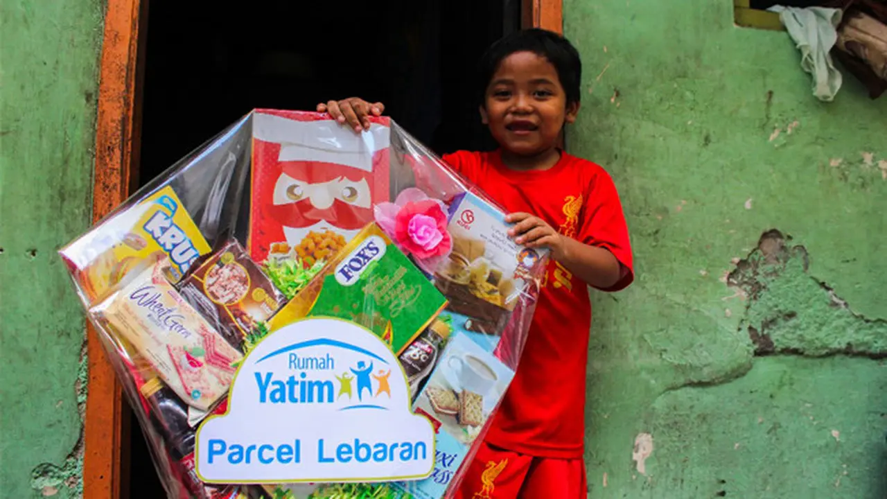 Parcel Lebaran untuk Tegar, Bocah Yatim Piatu di Kiaracondong