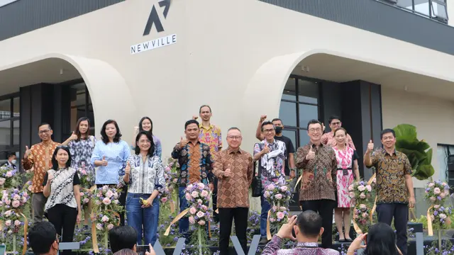 PT Lippo Cikarang Tbk melakukan peresmian ‘marketing gallery’ dan ‘show unit’ untuk “Newville” sebuah hunian baru lima lantai yang berkonsep gaya hidup baru. (Dok LPCK)