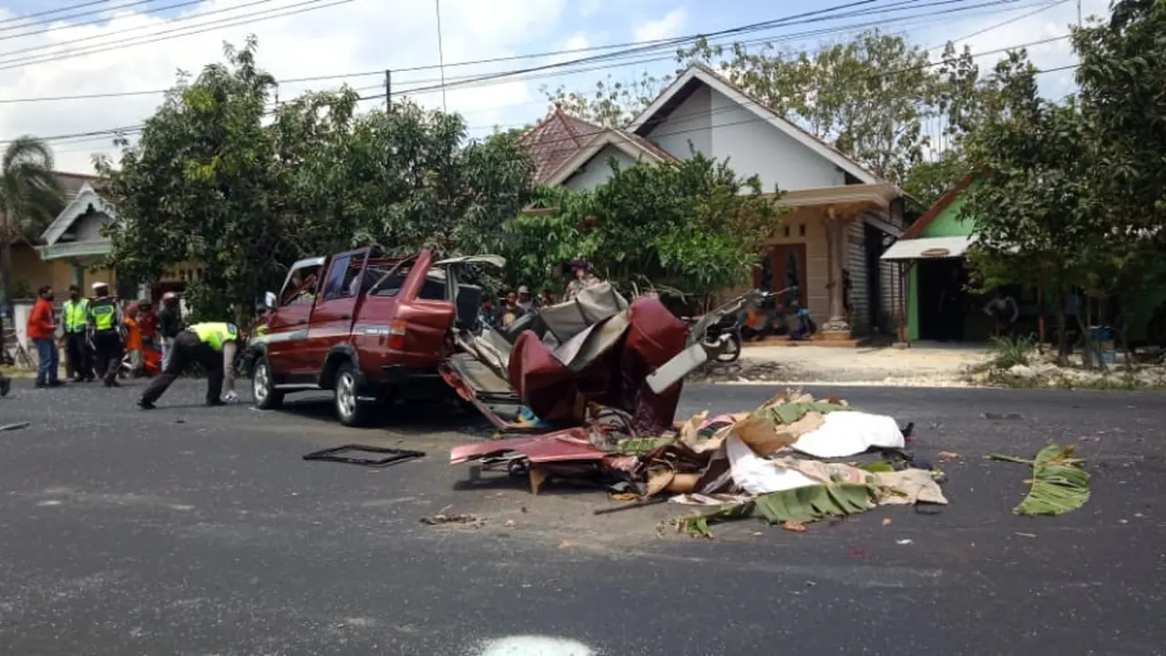 Salah satu kecelakaan maut di Tuban.