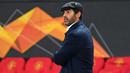 Paulo Fonseca. Usai meninggalkan AS Roma dan digantikan Jose Mourinho pada akhir musim 2020/2021, pelatih berusia 48 tahun ini dikaitkan dengan beberapa klub Liga Inggris di awal musim 2021/2022, seperti Tottenham Hotspur, Newcastle dan Aston Villa. Tak satu pun yang berjodoh. (AFP/Paul Ellis)