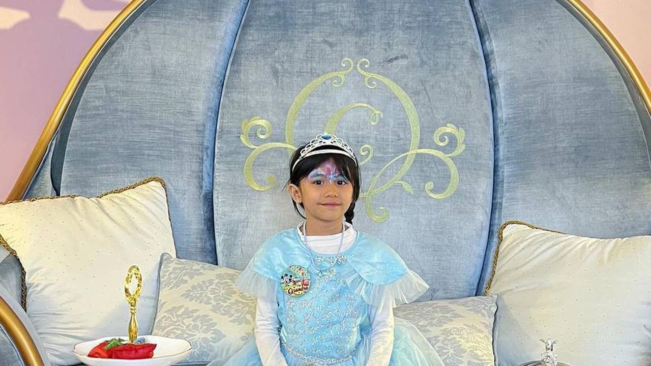 Jadi Princess Disney Cantik di Hongkong, Berikut Ini Beberapa Potret Perayaan Ultah ke-6 Qiandra Anak Ryana Dea-Puadin Redi