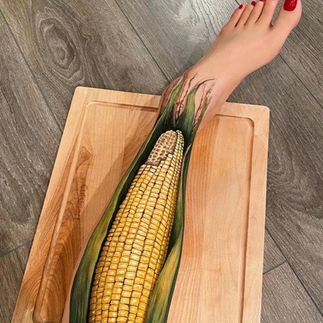 Ilusi optik di kaki dari makeup